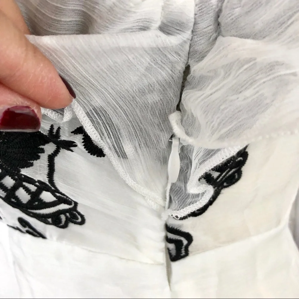 🌟NWT FOXIEDOX Amara Embroidered Dress - Picture 7 of 8
